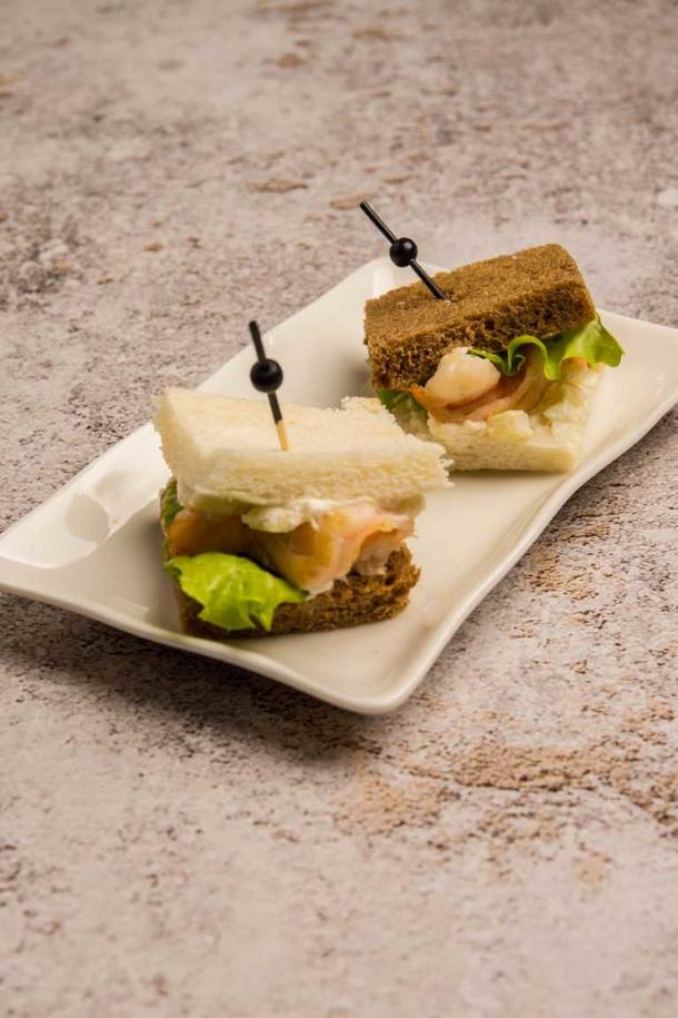 Тост на ржаном хлебе с беконом Тост на ржаном хлебе с беконом