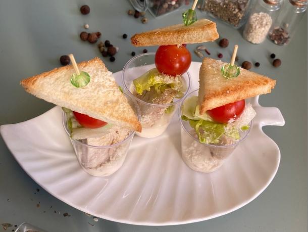 Канапе Цезарь с курицей
