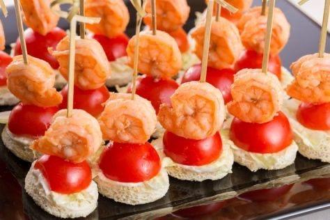 Канапе с черри и креветкой