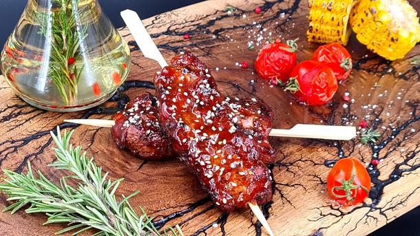 Свинина BBQ глазированная в соусе Шрирача