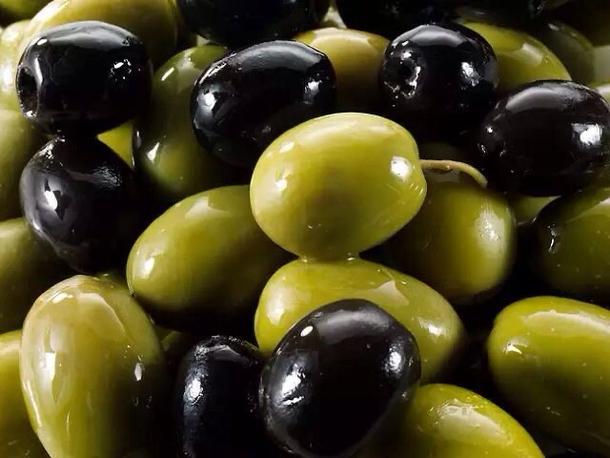 Оливки/маслины в чесночном масле