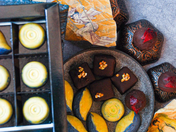 Заказать Эксклюзивный набор конфет из ремесленного шоколада на 20 персон в Краснодаре