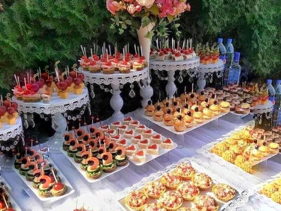 Сытный фуршетный сет с десертом на 10 персон в Краснодаре