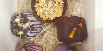 Изысканный набор авторских пирожных на 30 персон