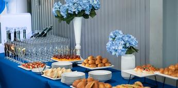 Сытный фуршетный сет с напитками на 25 персон