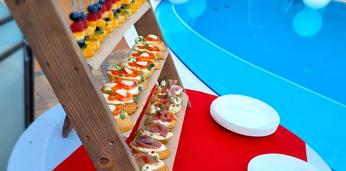 Премиальный фуршет и обслуживанием на 30 персон