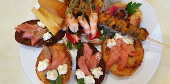 Сытный фуршетный сет с горячими закусками на 16 персон