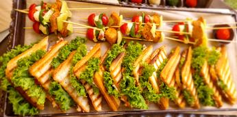 Доставка блюд и напитков на 7 персон