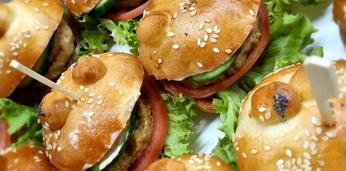 Набор блюд для детского праздника на 20 персон