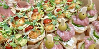 Доставка блюд и напитков на 40 персон