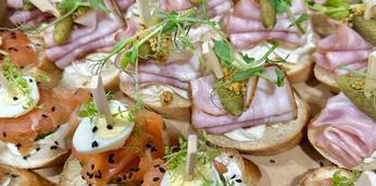 Доставка легких закусок на 50 персон